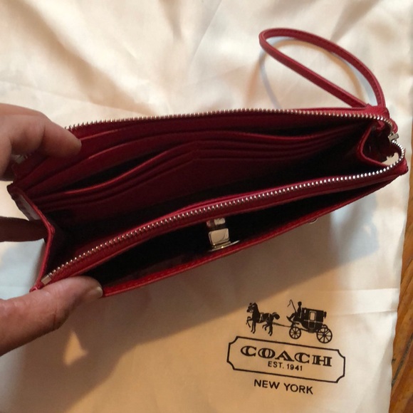 ❤️SOLD❤️: Coach Red Wristlet/Wallet - Picture 5 of 5